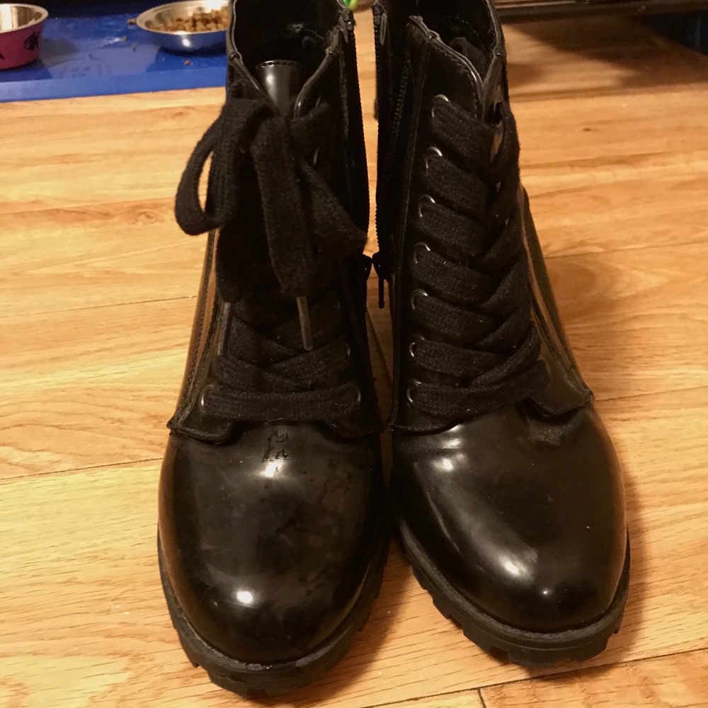 Black leather laced up booties size 8